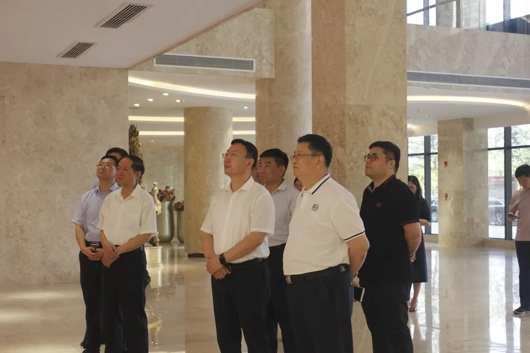 深化地企合作，共謀發(fā)展機遇丨泰安市委領(lǐng)導一行蒞臨皇氏集團交流指導